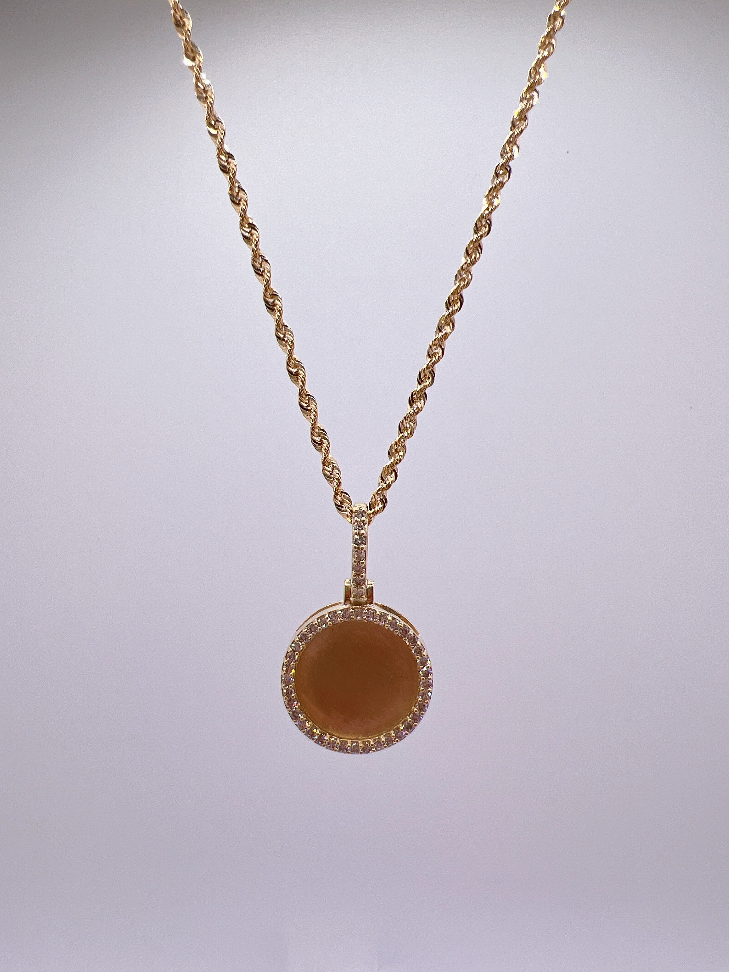 10kt 0.65ctw Diamond Memory Pendant