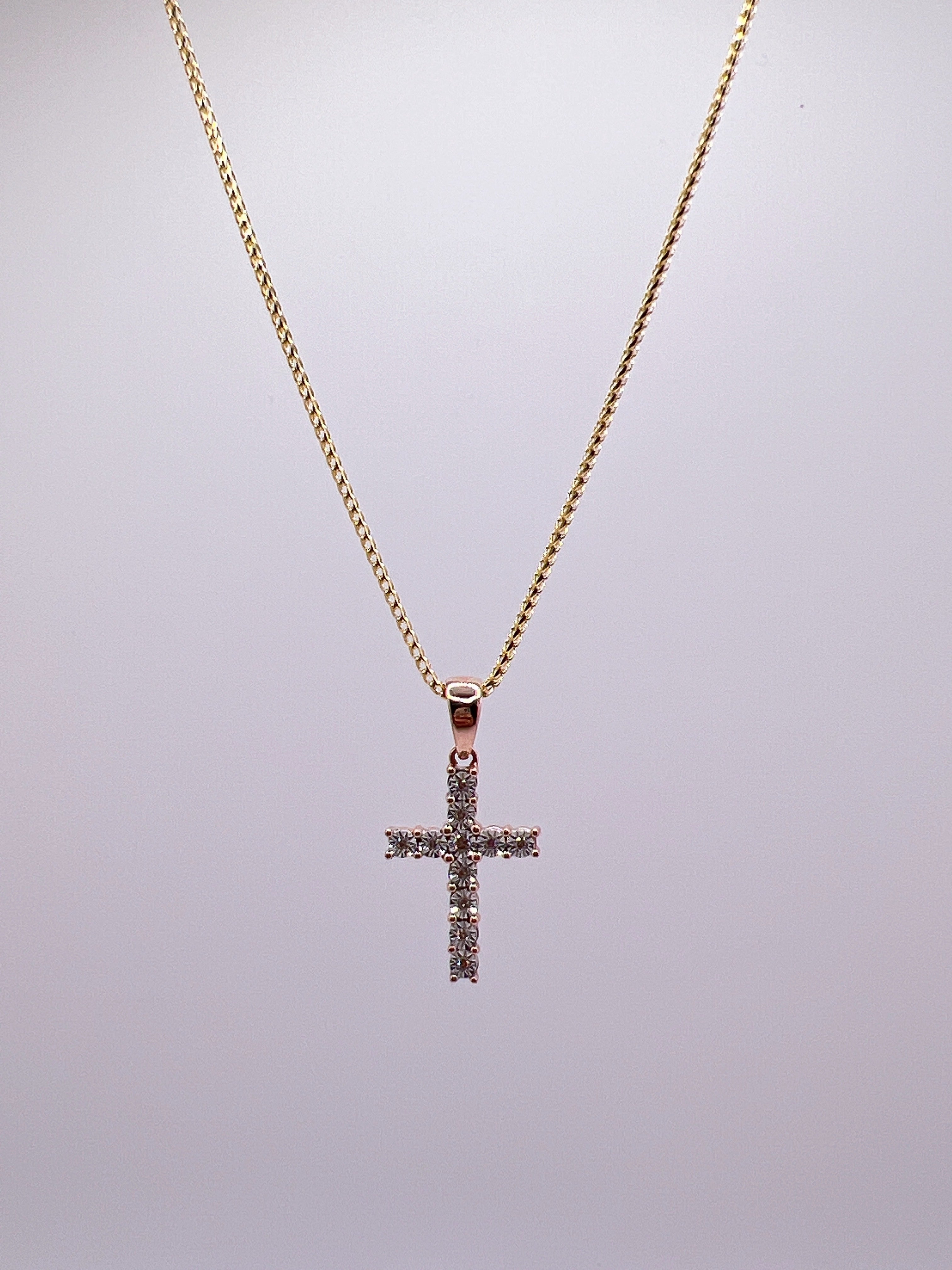 10kt 0.20ctw Diamond Cross